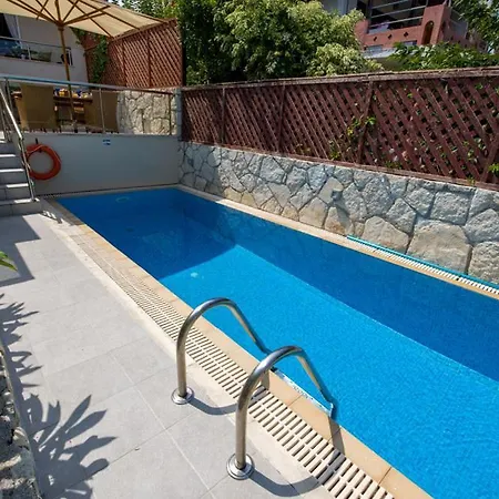 The Seaside Villa