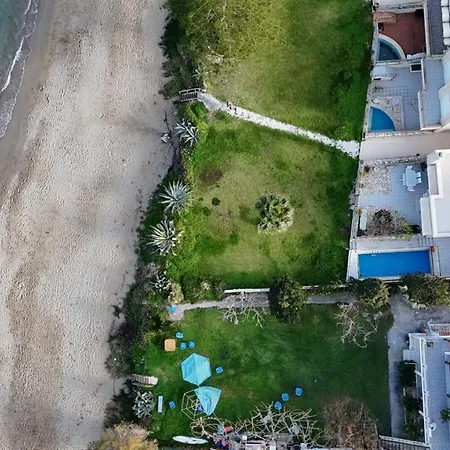 The Seaside Villa